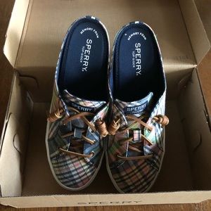 Sperry size 8 plaid top sider